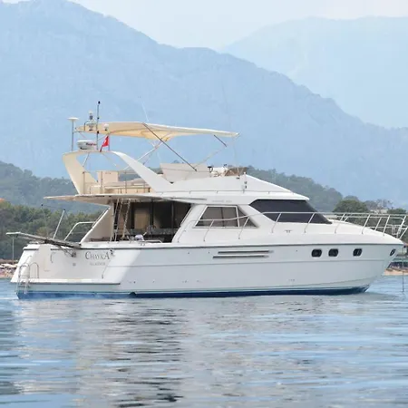 Mavideniz Yachting Hotel en barco Kemer