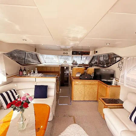 Mavideniz Yachting Hotel en barco Kemer
